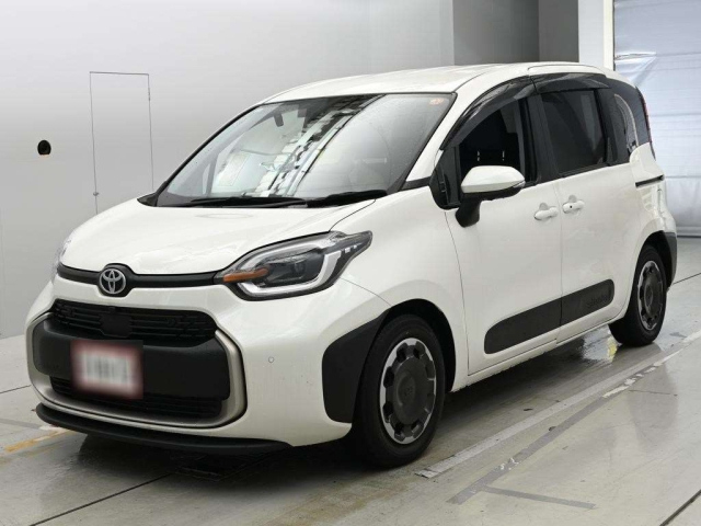 TOYOTA SIENTA — фото