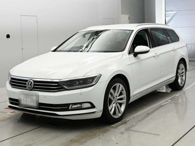 VOLKSWAGEN PASSAT — фото
