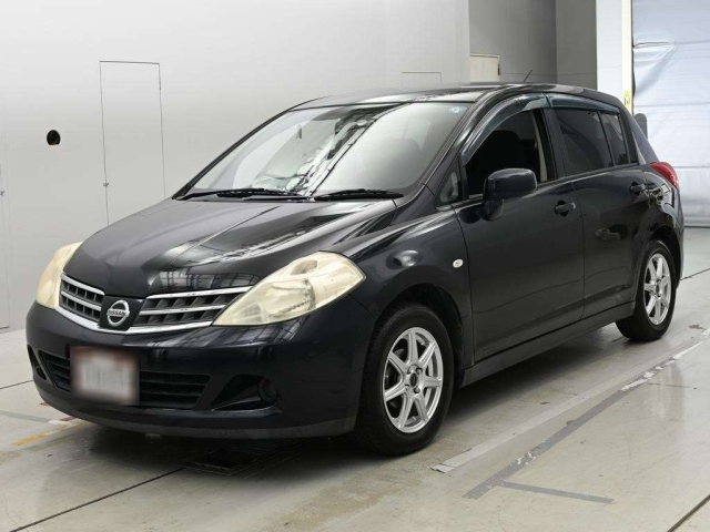 NISSAN TIIDA — фото