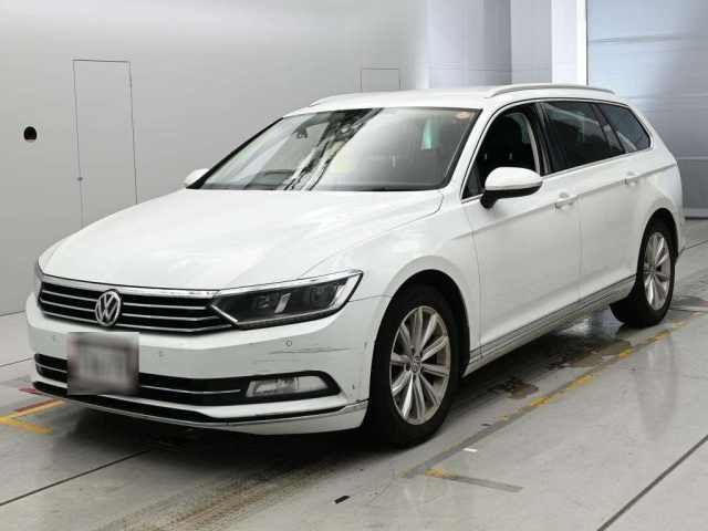NISSAN LEAF — фото