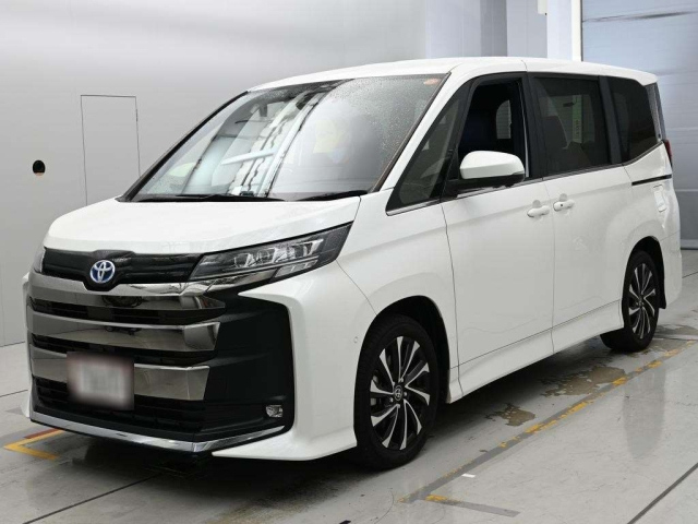 TOYOTA NOAH — фото