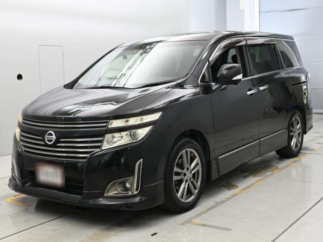 NISSAN ELGRAND — фото