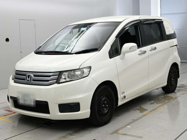 HONDA FREED — фото