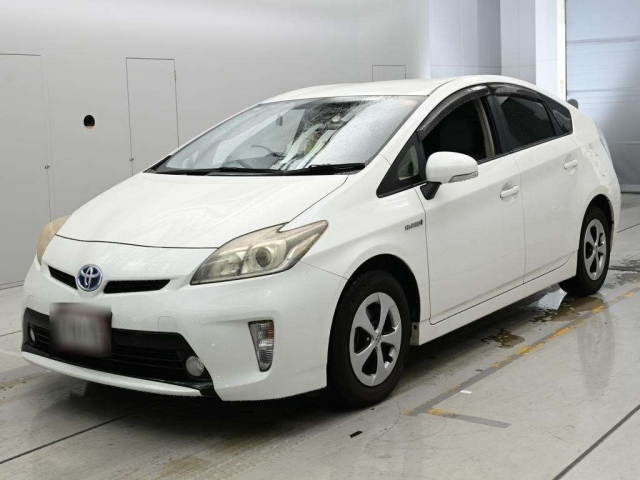 TOYOTA PRIUS — фото
