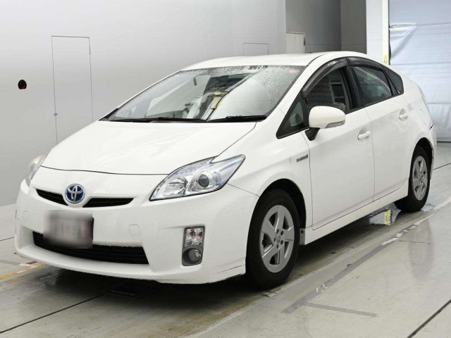 TOYOTA PRIUS — фото