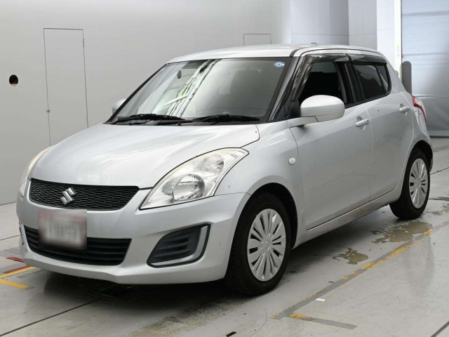 SUZUKI SWIFT — фото
