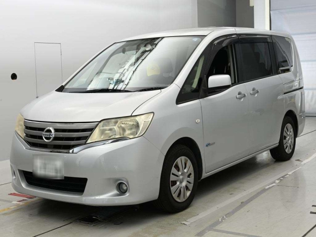 NISSAN SERENA — фото