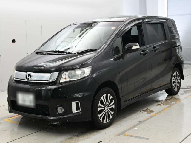 HONDA FREED — фото