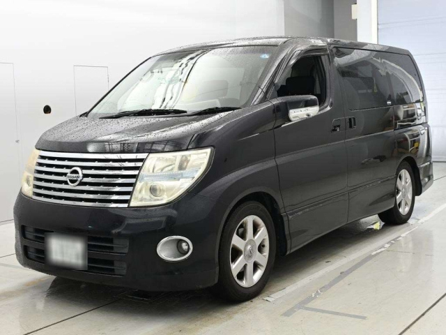 NISSAN ELGRAND — фото