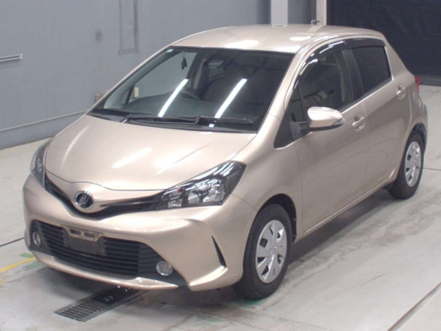TOYOTA VITZ — фото