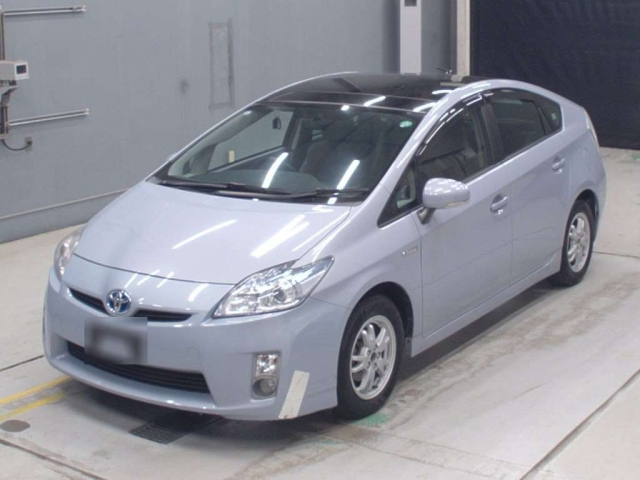 TOYOTA PRIUS — фото