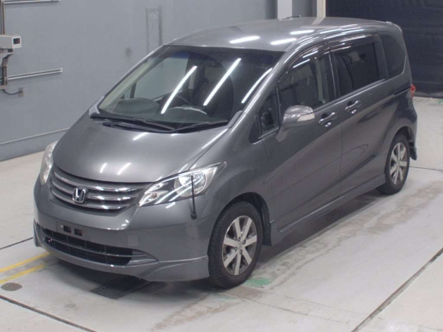 HONDA FREED — фото