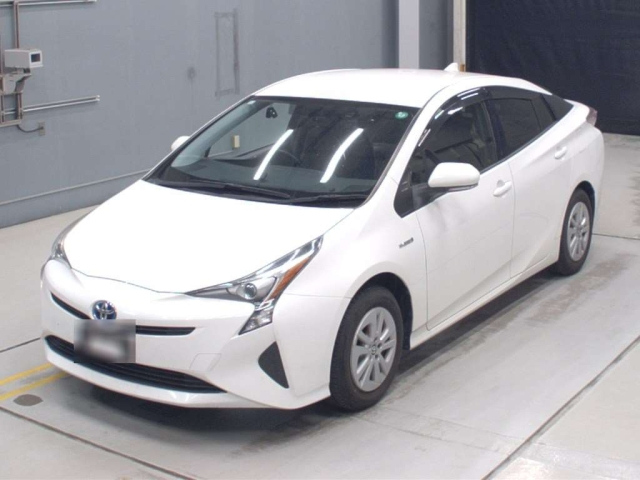 TOYOTA PRIUS — фото