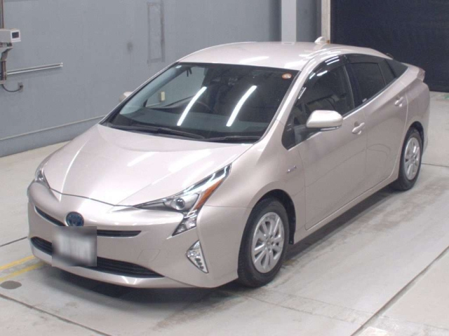 TOYOTA PRIUS — фото