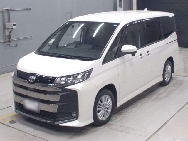 TOYOTA NOAH — фото