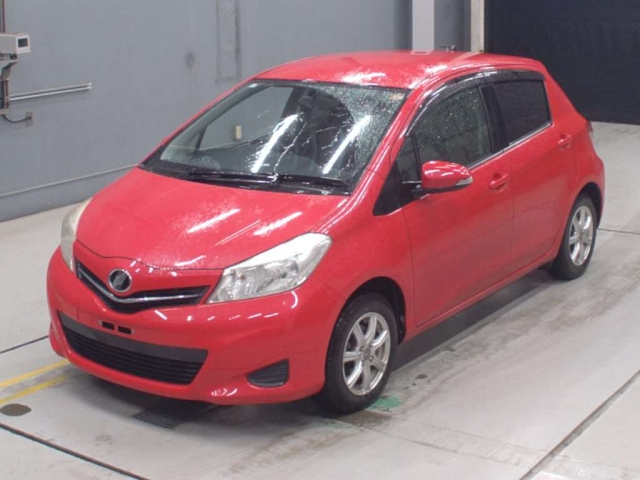 TOYOTA VITZ — фото