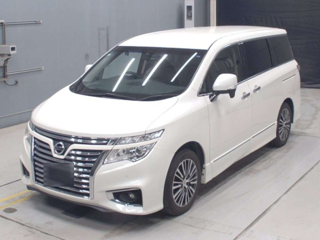 NISSAN ELGRAND — фото