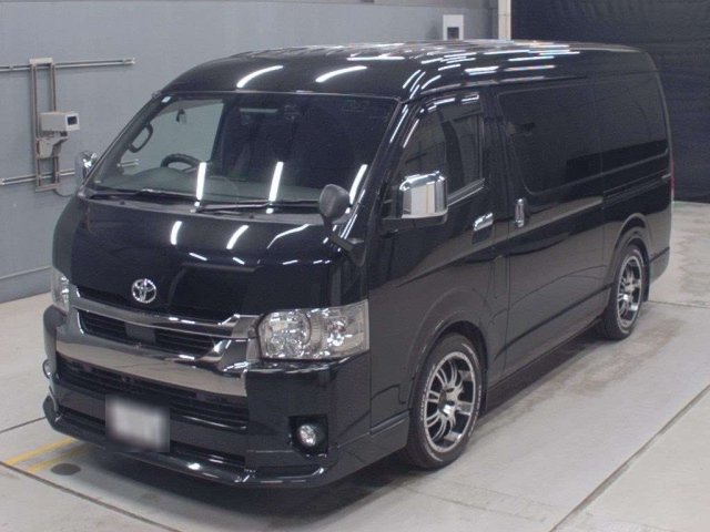 TOYOTA HIACE — фото