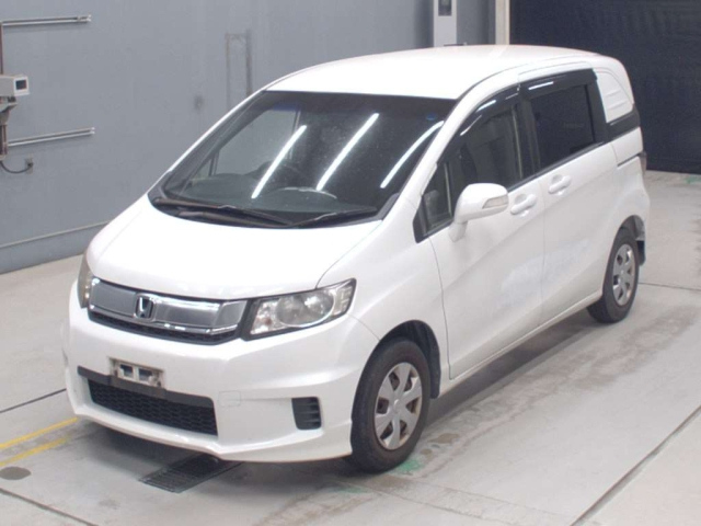 HONDA FREED — фото