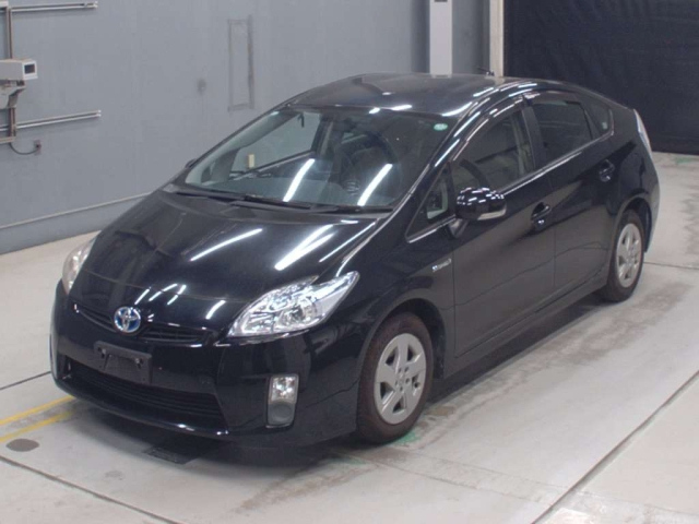 TOYOTA PRIUS — фото