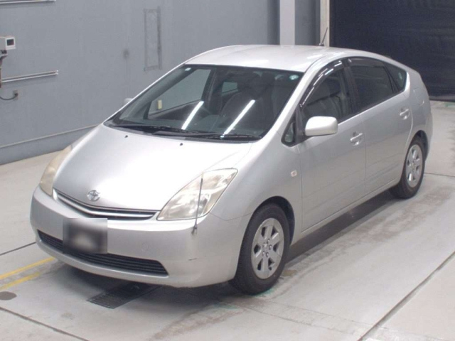 TOYOTA PRIUS — фото