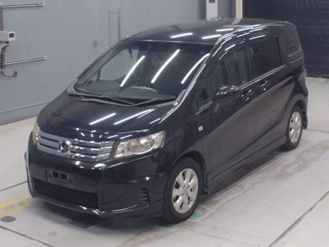 HONDA FREED — фото