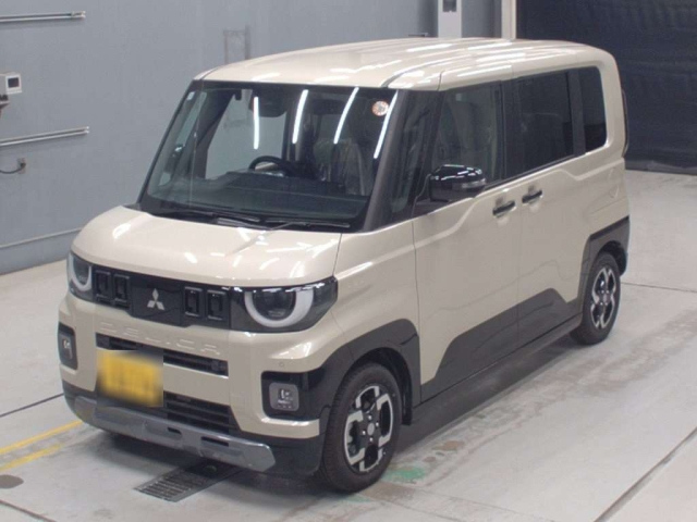 MITSUBISHI DELICA — фото