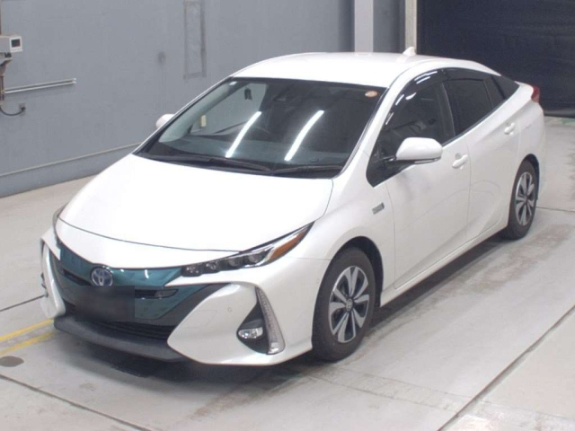 TOYOTA PRIUS — фото