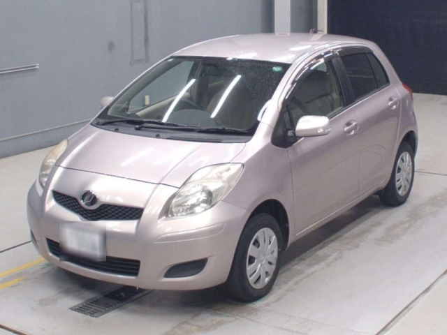 TOYOTA VITZ — фото