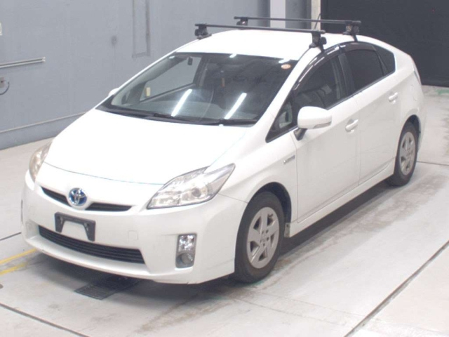 TOYOTA PRIUS — фото