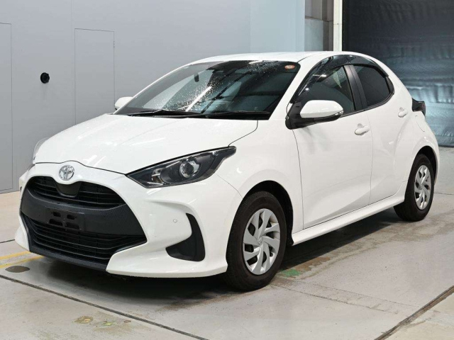 TOYOTA YARIS — фото
