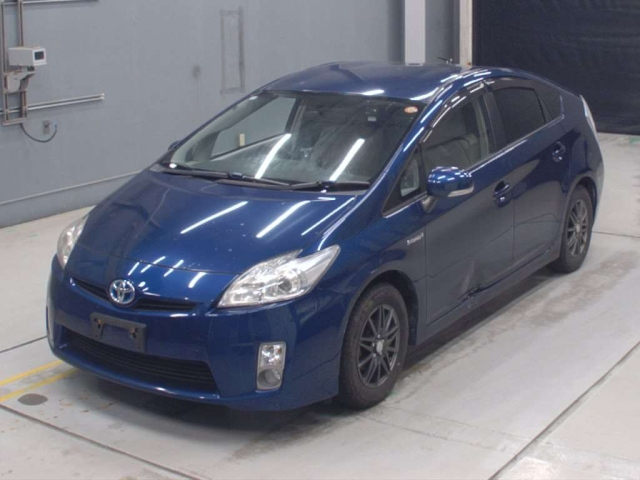 TOYOTA PRIUS — фото