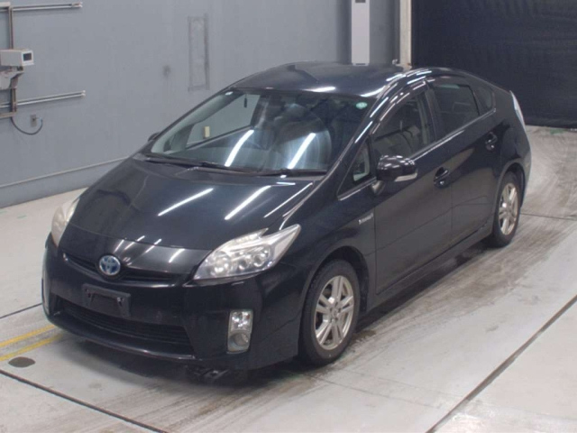 TOYOTA PRIUS — фото