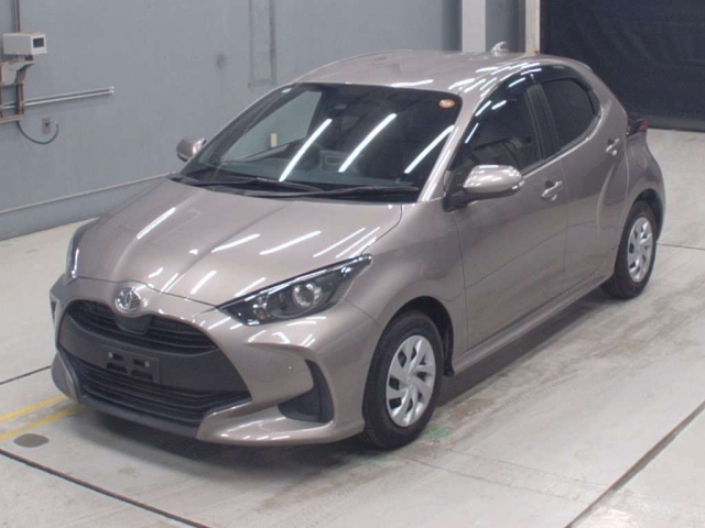 TOYOTA YARIS — фото
