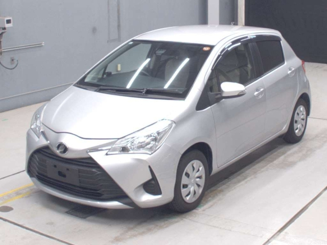 TOYOTA VITZ — фото