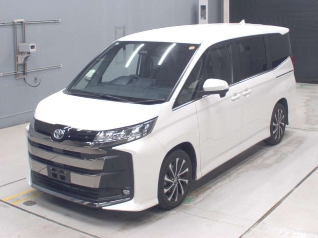 TOYOTA NOAH — фото