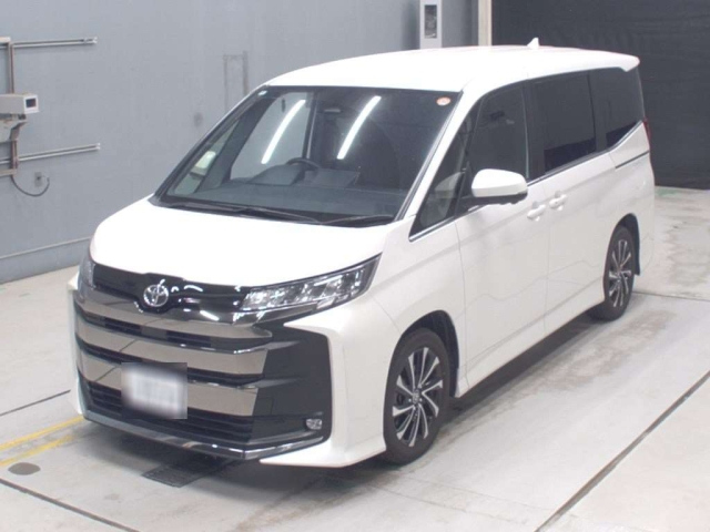 TOYOTA NOAH — фото