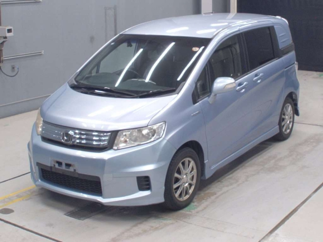 HONDA FREED — фото