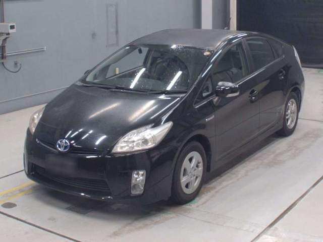 TOYOTA PRIUS — фото