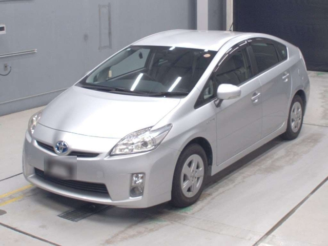 TOYOTA PRIUS — фото