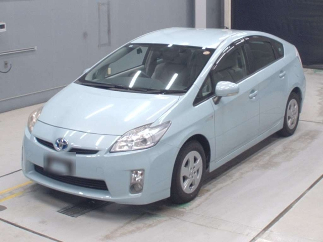 TOYOTA PRIUS — фото