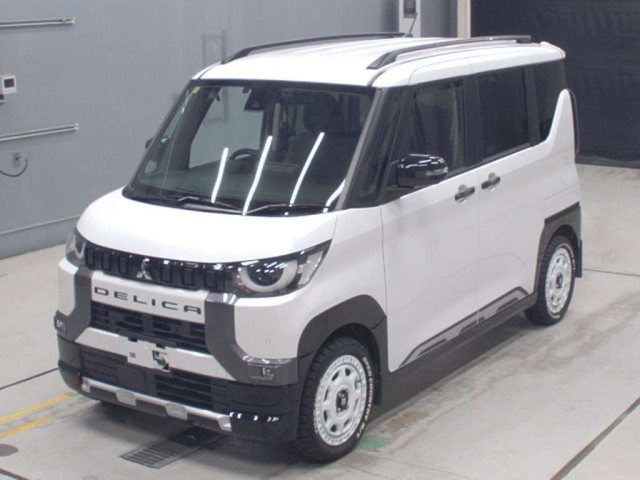MITSUBISHI DELICA — фото