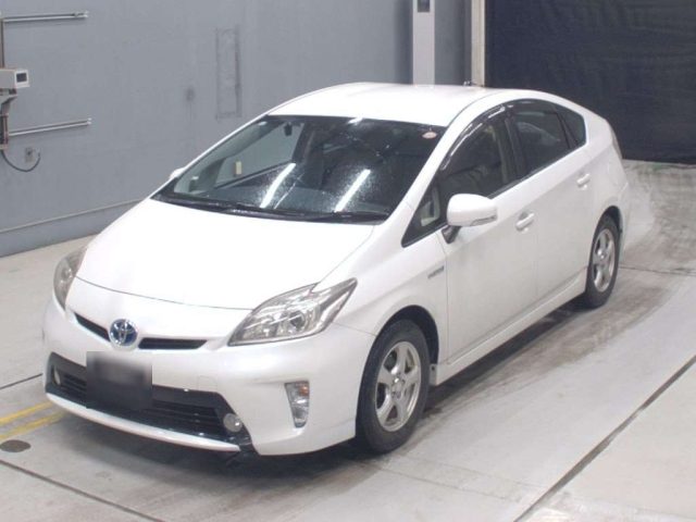 TOYOTA PRIUS — фото