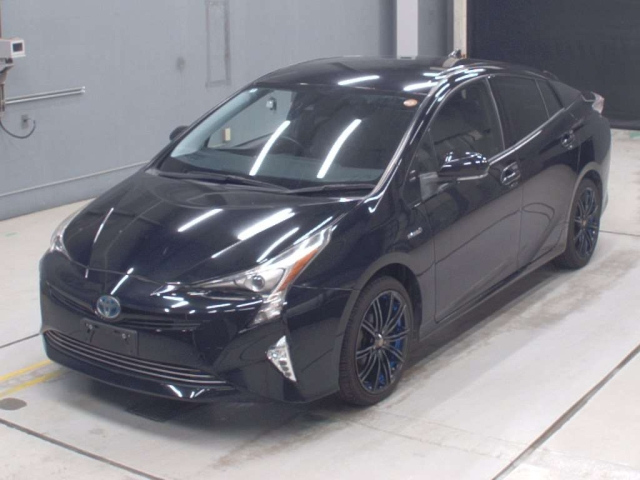 TOYOTA PRIUS — фото