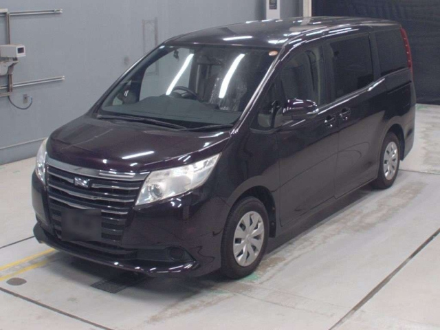 TOYOTA NOAH — фото