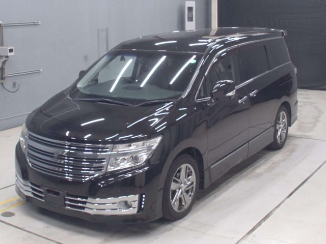 NISSAN ELGRAND — фото