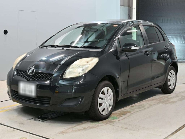 TOYOTA VITZ — фото