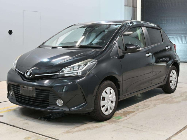 TOYOTA VITZ — фото