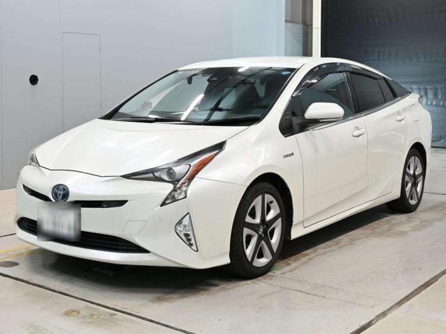 TOYOTA PRIUS — фото