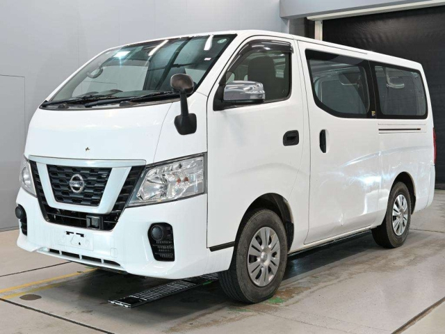 NISSAN CARAVAN — фото